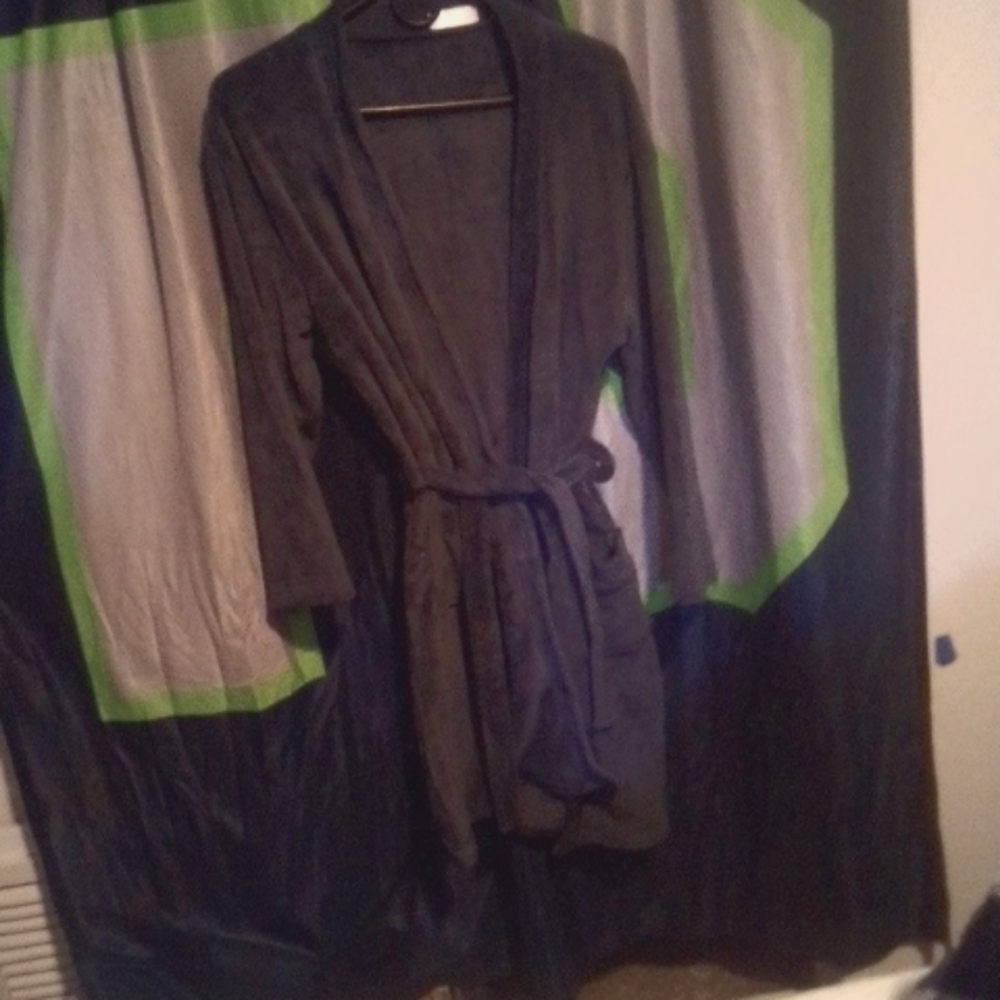 Robes - Picture 2 of 4